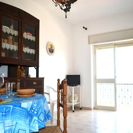 بيت للعطل Nyota With Sea View Balcony For 4 Guests In Torre Dellorso *